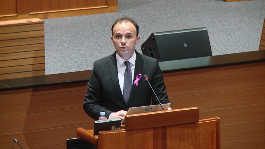 Peršurić u Saboru upozorio na nedostak stručnih ljudi u centrima za socijalni rad